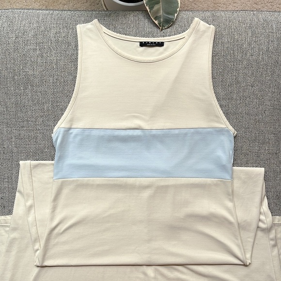 Sisley Made in Italy Maxi Dress with Blue and cream detailing ✨ Runs large! - Picture 5 of 17